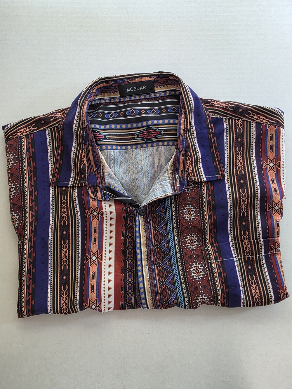 MCEDAR Men's Short Sleeve Button Up Shirt Size L Southwestern Aztec Print